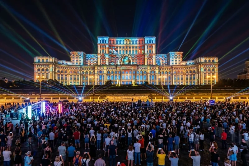 Zilele Bucureștiului 2026: Concerte, spectacole de lumini pe Palatul Parlamentului și acces gratuit în tot weekendul 